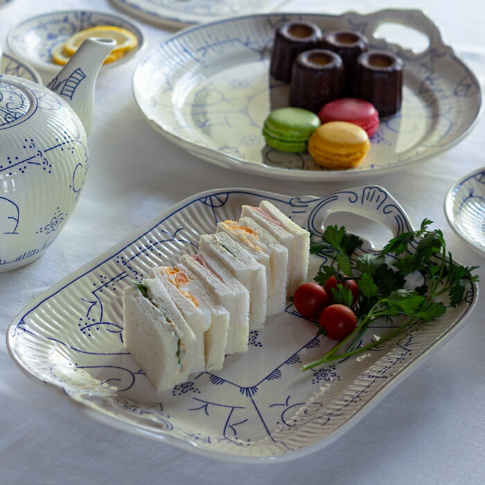 Rakuten - ロイヤルボッホ コペンハーゲン サービングディッシュ 30×23cm / ROYAL BOCH Copenhague　/　 食器 皿 青 陶磁器 唐草 おしゃれ 大鉢 サラダボウル 食洗機 ギフト