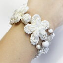 【スーパーセール特別価格】リッチ ビーズ お花 四連 ブレスレット 華やか/白/スピンドルコード/ホワイト/艶消し/透明/プレゼント/ギフト/レディース/ジュエ...