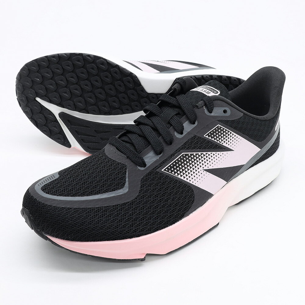 ポイント10倍11/16(日)23:59までnewbalance ニューバランス ランニング スニーカー2025年 秋 冬 モデル 2025年 7月発売 送料無料(沖縄県及び離島を除く) 販売中 衝撃吸収 クッション 軽量 レディース ランニング ジョギング ウォーキング ローカット スニーカー WFLSH BP7 ブラック/ピンク 靴幅：B DynaSoft Flash v7 WFLSHBP7 女性用 シューズ newbalance ニューバランス