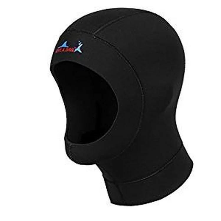 男女兼用です。カラー：ブラック品名：3mm ダイビングフード素材：3MM NEOPRENE　　重さ：0.2kg頭の外周サイズの目安：S：頭囲50-54CM　M：頭囲54-57CM　　L：頭囲57-59CM　XL：頭囲59-62CMサイズはあくまでも目安のサイズとなります、ご了承ください。現在販売してるのはLサイズ限定で御座いますMサイズご希望のお客様、別タイプ「DF002KATA」を検索し、検討して頂くようお願い致します今や真冬や寒冷地でのサーフィンに欠かせないサーフフード。 かぶるだけで寒さを和らげるほか、サーファーズイヤーなどから耳を守る耳栓の役割も果たす便利なアイテム。 額にロゴマークをあしらったシンプルなデザインなので、どんなコーディネートにもマッチします。 自分でできる日ごろのメンテナンス： 海から上がったら、なるべく早めに洗う。 熱いお湯はNG、必ず水かぬるま湯で洗う。 乾燥は直射日光を避け、細いハンガーは使用しない。 しっかりと乾燥したら、なるべく早めに表面へ戻す。 大事なフードは、日頃の洗濯を正しく行い、いつも快適な状態でサーフィンを楽しんでください。【お手入れ】汚れた場合は、中性洗剤を溶かしたぬるま湯で手洗いしてください。漂白剤・柔軟剤のご使用は避けてください。ドライクリーニングや乾燥機も避けてください。乾燥は乾いたタオルで水気をとり、直射日光は避け陰干ししてください。※取付及び使用方法のサポートはございません※マニュアル、取扱説明書等は付属いたしません※生産ロットによりロゴデザインの変更、ロゴが無い場合がございます※取付や使用によるトラブル等に関し弊社の保障は一切ございません※輸入商品のため小傷や汚れ等ある場合がございます※仕様やデザイン、パッケージ等は予告なく変更される場合がございます※ご使用のディスプレイにより色合いが違って見える場合がございます※ゆうメール配送商品についてゆうメール配送商品は基本的に追跡なし、ポスト投函での配送となります。また、万が一サイズ等の理由でポスト投函が出来なかった場合、不在届が投函されます。その際に長期間ご連絡がない場合、当店への返送が行われます。再配達には追加料金がかかることになりますので、予めご了承の程お願いします。商品が到着しない等あります場合、ポストの方をご確認ください。