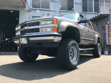 GMC サバーバン ベースグレード 左ハンドル 5人乗り プロコンプリフトアップ（GMC）【中古】