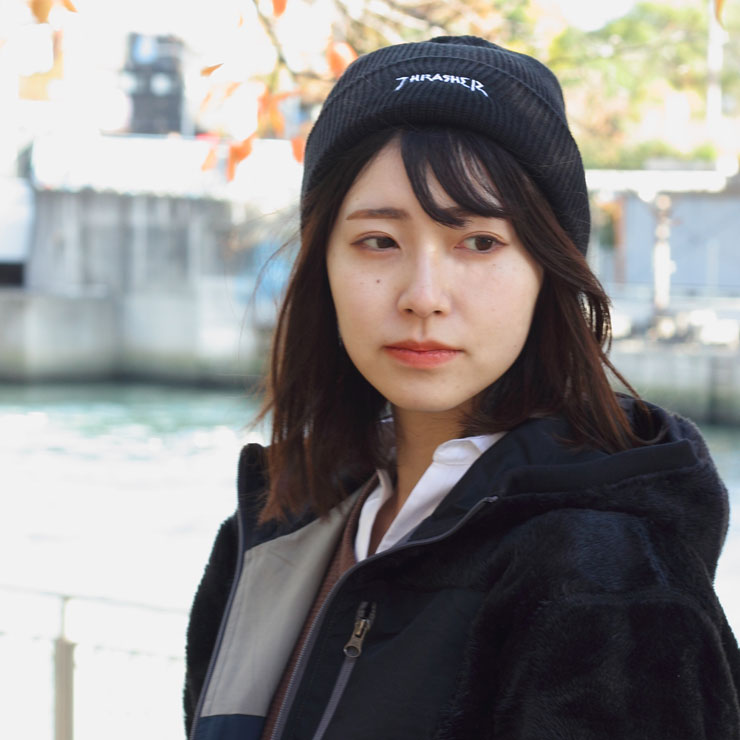 ニット帽 レディース ホワイト ゴルフ メンズ ブランド スラッシャー ニット帽 THRASHER MAG LOGO リブ編み ビーニー 22TH-N52 秋 冬 秋冬【返品交換不可】 定価：3410円 3