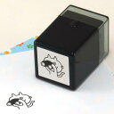 ねころん スタンプ No.21 望遠鏡 17×17mm ファインカラースタンパー FineColorStamper IC4DESIGN かわいい判子 かわいい 猫 ネコ はんこ のぞき見 確認 宿題 夏休み 双眼鏡を持ったネコのイラスト 手帳 日記 小さい 繊細でほっこりするスタンプ