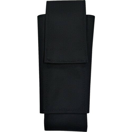 ●スプレー収納部留め具：マジックテープ●ホルスター固定部留め具：金属製スナップボタン×2個●収納可能容器数(本)：1●収納対応スプレー缶：『熊よけスプレー　CA230　カウンターアソルト』、『熊よけスプレー　CA290　カウンターアソルト　ストロンガー』●『熊スプレー　ホルスター』は、熊撃退スプレーを安全かつ迅速に携帯・使用できるように設計された専用ケースです。●スプレー缶(『熊よけスプレー　CA230　カウンターアソルト』、『熊よけスプレー　CA290　カウンターアソルト　ストロンガー』)にぴったり合うように作られており、フィット感が抜群です。●当該スプレー缶以外にも直径60mm以内の円柱容器であれば収納可能なので、例えば水筒入れなど、多用途に用いることができます。●ベルトやリュックなどにしっかり固定でき、誤ってスプレーが出てしまうのを防ぎます。●『熊よけスプレー　CA230　カウンターアソルト』と『熊よけスプレー　CA290　カウンターアソルト　ストロンガー』の携帯に。●直径60mm以内の容器の携帯に。●リニューアルに伴い、パッケージ・内容等予告なく変更する場合がございます。予めご了承ください。広告文責：楽天グループ株式会社050-5212-8316