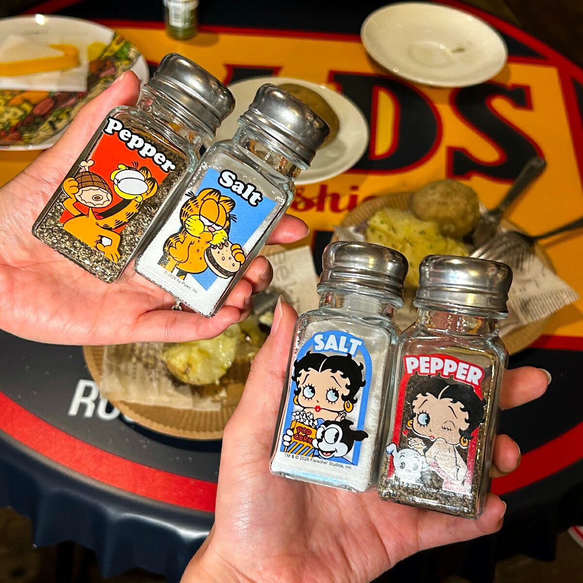 楽天市場】雑貨 レトロ アメリカン（塩・コショウ入れ｜保存容器・調味
