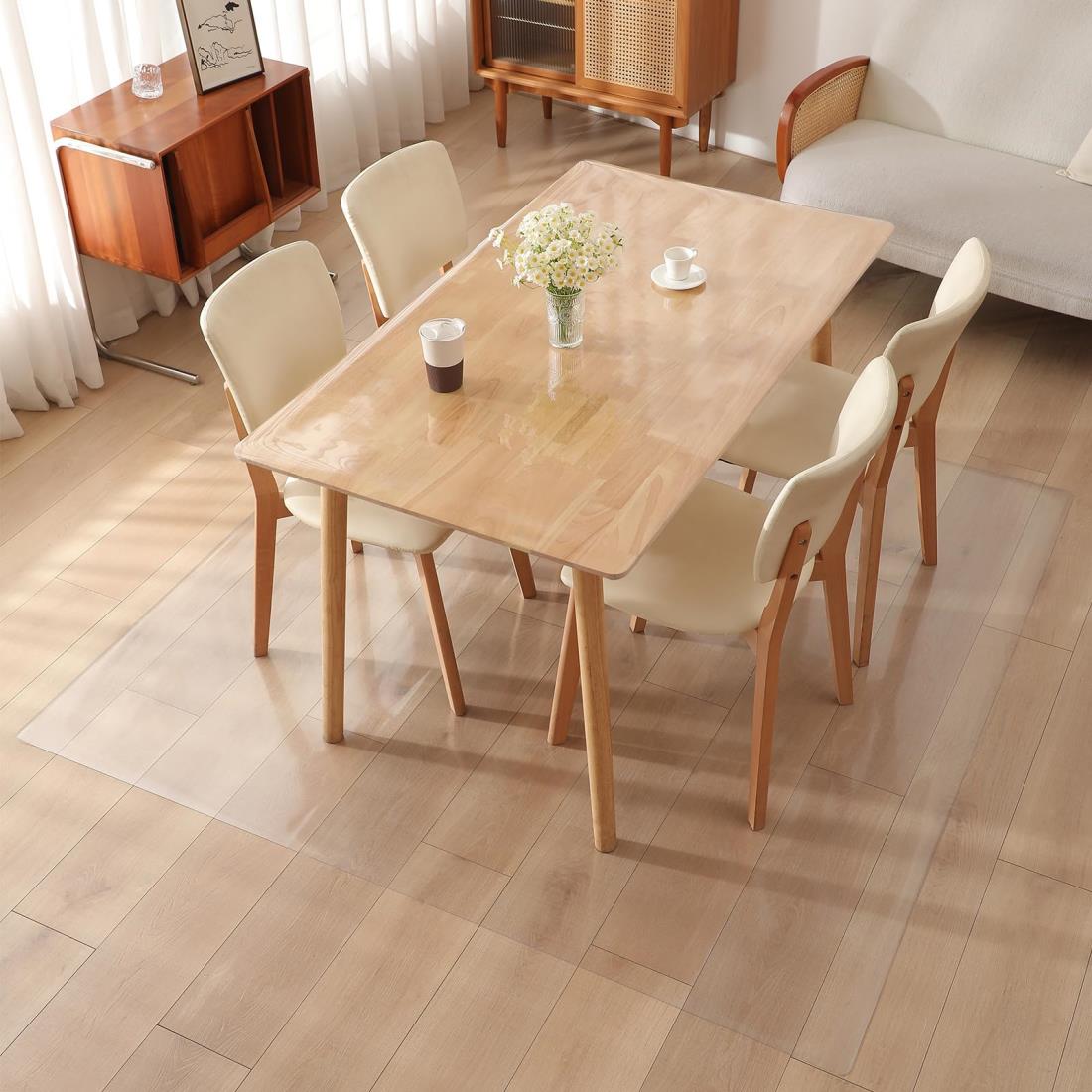 Yiwbj ダイニングマット 透明 エンボス加工 150x240cm 厚さ1.5mm 特大サイズ PVC 床保護マット クリア 撥水 ダイニングテーブル 下に敷くマット 超大判 床 保護シート 汚れ防止 お手入れ簡単 床暖房対応 滑り止め (厚さ1.5mm, 150*240cm)