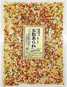 GFC 国産 五色あられ 200g（赤・青・黄・橙・白）ぶぶあられ キャラ弁 飾り あられ ふりかけ 弁当 国産もち米を100％使用した「ぶぶあられ（五色あられ）」です。 赤・青・黄・橙・白の五色が料理を華やかにします。 キャラ弁や椀物、衣代りなどに最適です！ お茶漬けはもちろん揚げ物などの衣や、アイスなどのデザートのトッピング、キャラ弁などSNSで話題のアイテムです。 また、昆布茶やお吸物などに浮かせたり、お鍋などの料理の薬味に添えるなど、華やかな演出にお使いください。 原材料：もち米（国産）、アオサ（国産）、着色料（ベニコウジ、クチナシ黄色、ベニバナ黄色、アナトー、クチナシ青色） 保存方法：常温（高温多湿、直射日光を避けて保存ください） 賞味期限：出荷日を含め30日以上の商品をお届けいたします。GFC 国産 五色あられ 200g（赤・青・黄・橙・白）ぶぶあられ キャラ弁 飾り あられ ふりかけ 弁当