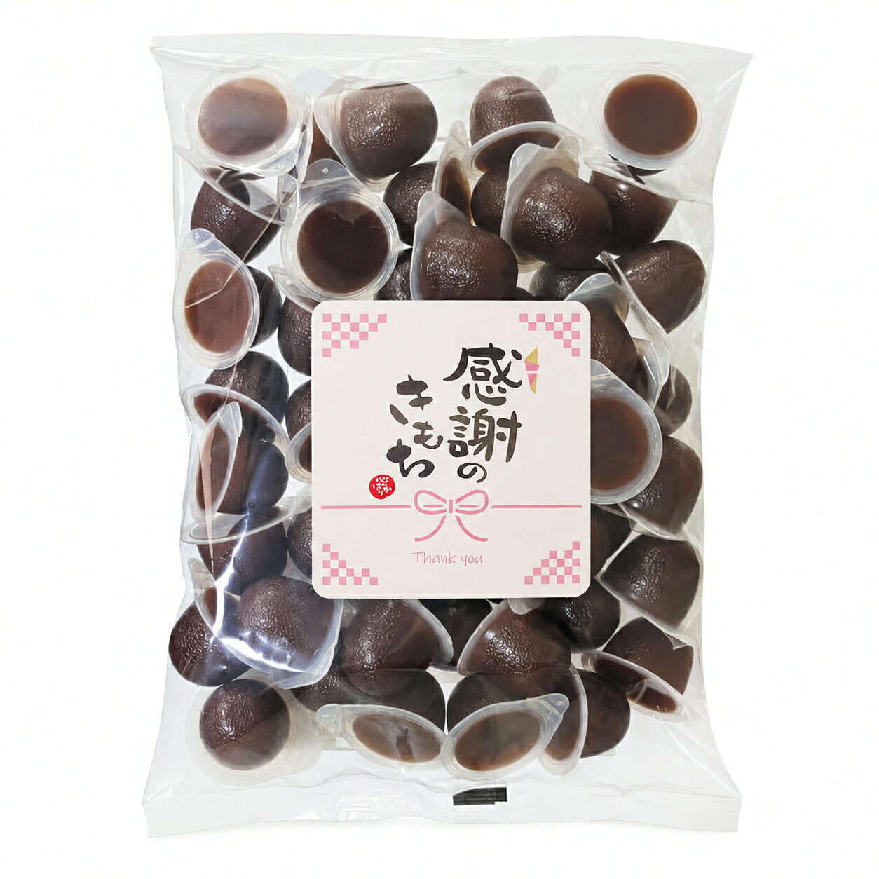 金城製菓のミニ水ようかんは、餡の豊かな風味とつるんとした口あたりを、ひとくちサイズで気軽に楽しめる和菓子です。 砂糖、生餡、水飴、寒天、食塩というシンプルな原材料が使用され、餡のやさしい甘さを生かした味わいに仕上げられています。寒天が使われたなめらかな食感で、食後のデザートやお茶の時間など、少し甘いものが欲しいときにも食べやすいサイズです。 50個入りの大容量タイプなので、家庭でのお菓子のストックとしてはもちろん、来客時のお茶請けや職場でのシェア、複数人が集まる場面にも活用できます。 切り分ける必要がなく、食べたいときに取り出しやすいのもポイントです。そのまま味わうほか、お好みで冷蔵庫で冷やせば、ひんやりとした口あたりも楽しめます。和菓子を少しずつ楽しみたいときや、たっぷり常備しておきたい場合にも使いやすいミニ水ようかんです。 [賞味期限] 出荷日より30日以上の商品をお届けいたします。関連商品【ありがとうステッカー付】金城製菓 ミニ水ようかん 50個入り ひとく...井村屋 ミニようかん(煉 小倉 抹茶)3種×4個セット 計12個 送料...1,480円1,480円おいしい煉羊かん 800g 1袋 大容量 詰め合わせ スティック シェ...井村屋 片手で食べられる小さなようかん 2種 あずき＆抹茶 28本セッ...1,540円1,500円井村屋 スポーツようかん ポケット 18g×20本セット 羊羹 詰め合...井村屋 片手で食べられる 小さなようかん 3種3袋 ギフトボックス あ...1,380円1,570円井村屋 スポーツようかん ポケット あずき 90g（18g×5本) ×...井村屋 片手で食べられる小さなようかん 抹茶 14g×21本セット P...1,290円1,320円井村屋 チョコえいようかん 56g ×10本セット 送料無料 ※箱なし...井村屋 片手で食べられる小さなようかん 15g×21本セット PSJB...1,680円1,320円【感謝のきもちステッカー付】金城製菓 ミニ水ようかん 50個入り ひとくちサイズ 小豆あん 寒天使用 和菓子 大容量 敬老の日 ギフト お礼 感謝 父の日 母の日