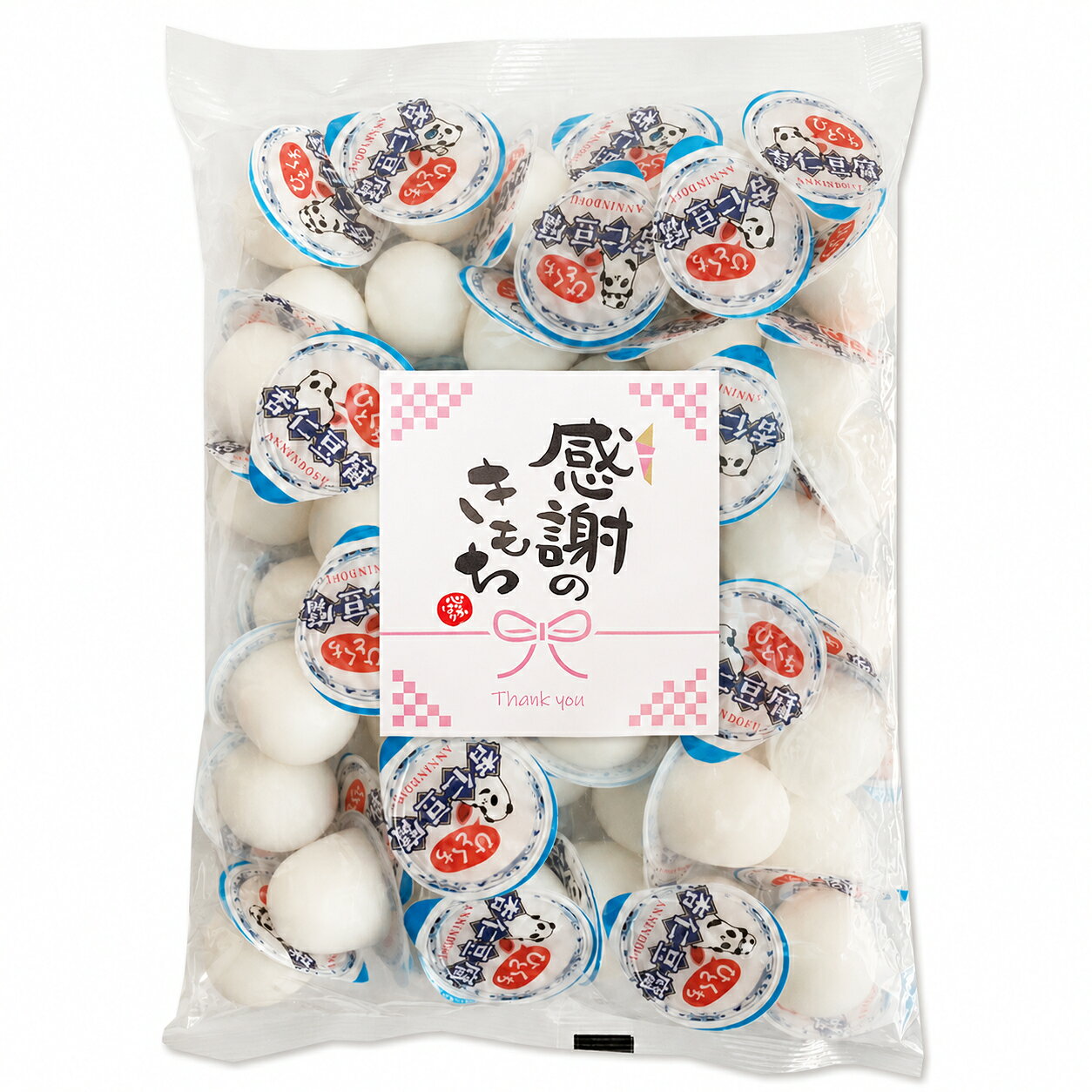 金城製菓の「ひとくち杏仁豆腐」は、杏仁のやさしい香りと、すっきりした甘さを手軽に味わえるミニサイズのデザートです。 国内製造の砂糖が使用され、乳原料や杏仁粉が組み合わさりまろやかな風味に仕上げられています。原料をじっくり煮込まれているので、口の中でなめらかにほどけるソフトな食感を楽しめます。 1個16gのポーションタイプが50個入った大容量サイズです。一つずつ包装されているため、食べたい分だけ取り出しやすく、家庭での買い置きや職場でのシェア、来客時のデザートにも使いやすい仕様です。 コンパクトで持ち運びしやすく、外出先やランチ後、休憩時間など、少し甘いものが欲しいときにもご活用いただけます。よく冷やして食べれば、ひんやりとした口あたりも味わえます。 「感謝のきもちステッカー」を添えた、日頃のありがとうを伝えやすいセットです。敬老の日・母の日・父の日などの贈り物をはじめ、ちょっとしたお礼や差し入れ、イベントの景品、家族や友人との集まりなど、幅広い場面でお使いいただけます。 [賞味期限] 出荷日より30日以上の商品をお届けいたします。関連商品【ありがとうステッカー付】金城製菓 ひとくち杏仁豆腐 50個入り 一口...ブルボン ミネラル塩飴 94g×4袋セット 塩飴 しおあめ 飴 あめ ...1,280円1,280円イチビキ 糖質・カロリー50%オフ 甘さすっきりのぜんざい 140g ...井村屋 スポーツようかん ポケット あずき 90g（18g×5本) ×...1,280円1,290円やおきん ハロウィン ベロベロこんぺいとう 5g×20袋入 3袋セット...カンロ ボイスケア のど飴 70g×4個 送料無料...1,280円1,280円スノーバディ ポッピングキャンディ クリスマス バッグ 25g×2個 ...龍角散の のどすっきり タブレット ライチミント味 10.4g ×4袋...1,280円1,280円【感謝のきもちステッカー付】金城製菓 プチ白くまくんゼリー 練乳風味 ...韓国海苔 海苔スナック 小魚 韓国海苔 40g×2袋 アサヒコ 韓国 ...1,280円1,290円【感謝のきもちステッカー付】金城製菓 ひとくち杏仁豆腐 50個入り 一口サイズ 個包装 なめらか食感 杏仁デザート 大容量 敬老の日 ギフト 父の日 母の日