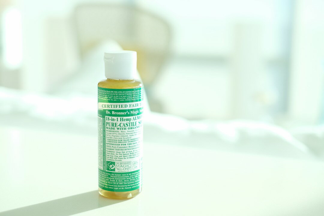 ボディソープ 【DR.BRONNER'S】 PRE-CASTILE SOAP HEMP almond ドクターブロナー アーモンド 118ml 天然 100% オーガニック アメリカ ヘンプ プレゼント ギフト ボディソープ 身体 髪の毛 頭 掃除 クリーニング ペット 洗濯 マッサージ クレンジング