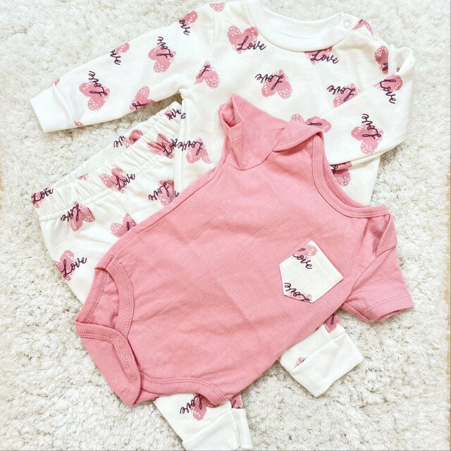 【koala kids】 コアラキッズ 子供服 3-6か月 3点セット 長袖 半袖 長ズボン ロンパース コットン ポリエステル 子ども こども セットアップ 上下セット カジュアル 海外品 ハワイ hawaii 女の子 ベビー baby ピンク ボタン ガール girl ハート LOVE y
