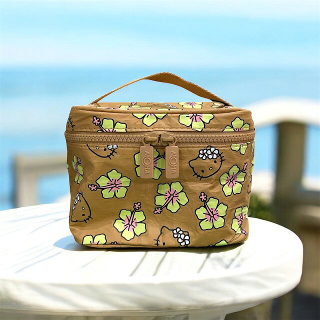 【送料無料】【ALOHA COLLECTION】アロハコレクション Hello Kitty コラボレーション CABIN CREW KIT バニティ コスメポーチ キティ ハローキティ 日焼けキティ ハイビスカス ポーチ 海 プール ビーチ 撥水 ハワイ プレゼント 【KOBE三宮 Pua Hawaii】koのサムネイル