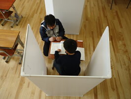 新発売ワイドタイプ軽量おりたたみシールドおりたたみシールドワイドタイプ教室用品衝立仕切り特別支援現場用品学校パーテーション集中学習パニック対策