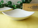 小皿 トライアングル 13cm 豆皿 深め 三角皿 レンジ可 食洗機対応 おしゃれ かわいい おすすめ 日本製 白い食器 カフェ食器 業務用食器 美濃焼