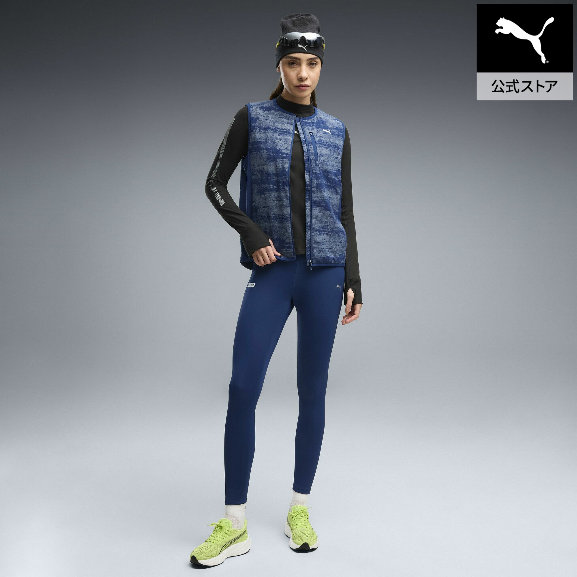 ■商品名ウィメンズ ランニング ブライトストライド WARMCELL フルタイツ W BRGHTSTRDE Warm FL Tight■サイズS:ウエスト:60.5cm ヒップ:70cm 股下:63cm 脇丈:85.5cm もも渡り:35cm すそ周り:17cmM:ウエスト:64.5cm ヒップ:76cm 股下:65cm 脇丈:87.5cm もも渡り:36cm すそ周り:19cmL:ウエスト:68.5cm ヒップ:78cm 股下:66cm 脇丈:89cm もも渡り:47cm すそ周り:20cmXL:ウエスト:71.5cm ヒップ:80cm 股下:66cm 脇丈:90cm もも渡り:48cm すそ周り:20cm■商品情報商品情報寒い季節のランニングを快適にサポートするランニングタイツ。機能性と快適性を兼ね備えた設計で、気温の低い日でも集中して走り続けられる一着です。保温機能「warmCELL（ウォームセル）」テクノロジーを採用し、体温を効率よく保持することで暖かさをキープ。パフォーマンスフィットのシルエットが身体にフィットし、ランニング時の動きを妨げることなくスムーズな走りをサポートします。背面にはファスナー付きポケットを備え、エナジージェルや鍵などの必需品を安全に収納可能。さらに、足首のジッパーにより着脱しやすく、シューズを履いたままでもスムーズに着替えられます。再帰反射ディテールを採用しており、薄暗い時間帯のランニング時の視認性向上にも配慮されています。また、リサイクル素材を50％以上使用し、環境への負荷軽減にも貢献。保温性、機能性、快適性をバランスよく備えた、秋冬シーズンのランニングにおすすめのタイツです。特徴断熱性：体温を逃がさない「warmCELL」断熱素材を採用し、寒い環境下でも暖かさをキープします。リサイクル素材を50%以上使用詳細ランニング向けフィット：パフォーマンスフィット長さ：レギュラーメイン素材：トリコット足首のジッパーポケット：背面のファスナー付きポケット再帰反射性のあるデザイン要素■素材本体:ポリエステル89%ポリウレタン11%、ウエスト内側:ポリエステル87%ポリウレタン13%、まち:ポリエステル100%、バインディング:ポリエステル100%ウィメンズ ランニング ブライトストライド WARMCELL フルタイツOther Color
