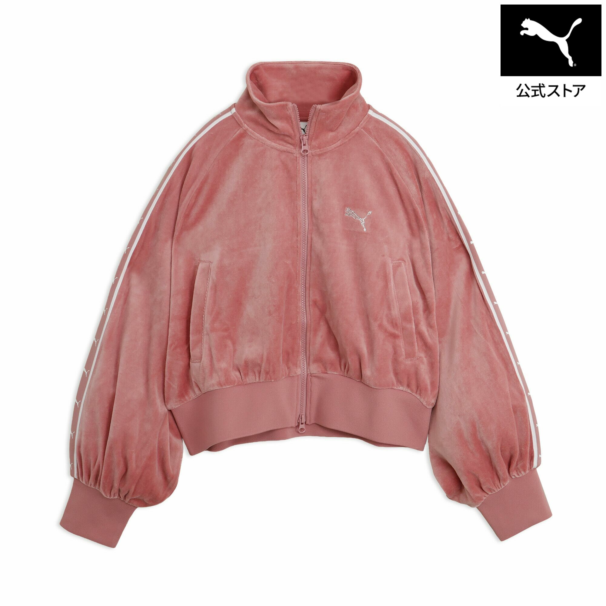 ■商品名ウィメンズ ベロア ジャケット VELOUR JACKET■サイズS:胸囲:104cm ゆき:78cm 後ろ丈:47cm すそ周り:86cmM:胸囲:110cm ゆき:82cm 後ろ丈:48cm すそ周り:90cmL:胸囲:114cm ゆき:83cm 後ろ丈:50cm すそ周り:96cmXL:胸囲:120cm ゆき:84cm 後ろ丈:52cm すそ周り:100cm■商品情報商品情報上品な光沢感としっとりとした滑らかな肌ざわりが魅力のベロア素材を使用したフルジップジャケットが登場。やわらかな風合いと快適な着心地を兼ね備え、普段使いからリラックスシーンまで幅広く活躍します。左胸にはラインストーンで表現したCATロゴを配置し、さりげない華やかさをプラス。さらに、両肩にはCATロゴを繰り返しあしらったテープディテールを施し、スポーティーなアクセントを加えました。スタンドカラー仕様により首元までしっかりカバーし、ダブルジップ仕様のため着こなしやシルエットのアレンジも自在。両サイドにはポケットを備え、実用性にも優れています。同素材のパンツと合わせたセットアップスタイルもおすすめの一着です。詳細スタンドカラーダブルジップ左胸：CATロゴラインストーン両肩CATテープ両サイドポケット■素材本体：コットン75％ポリエステル25％、リブ：ポリエステル96％ポリウレタン4％ウィメンズ ベロア ジャケットOther Color
