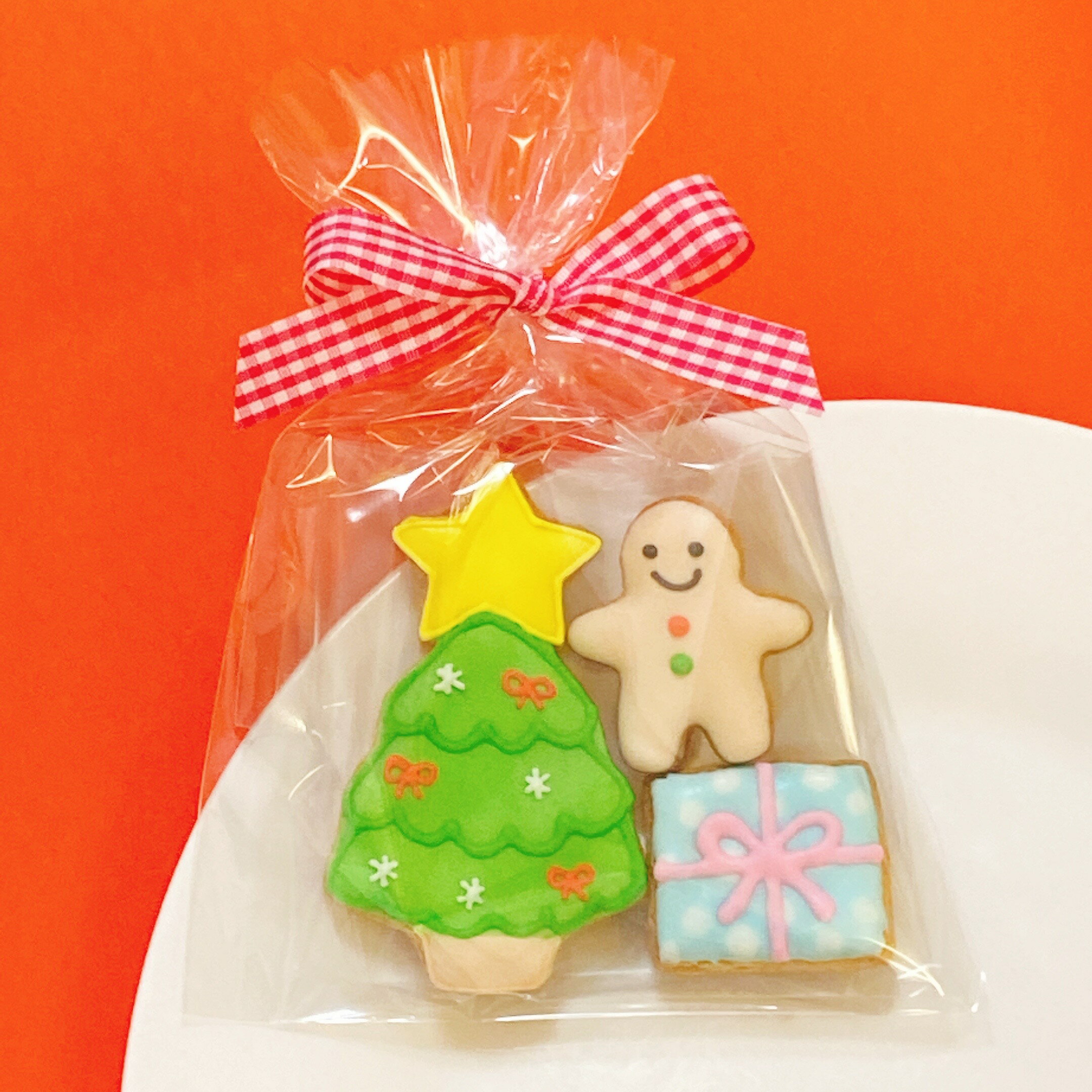 クリスマスアイシングクッキー　【クリスマスツリー・ジンジャーマン・プレゼント】リボン付き