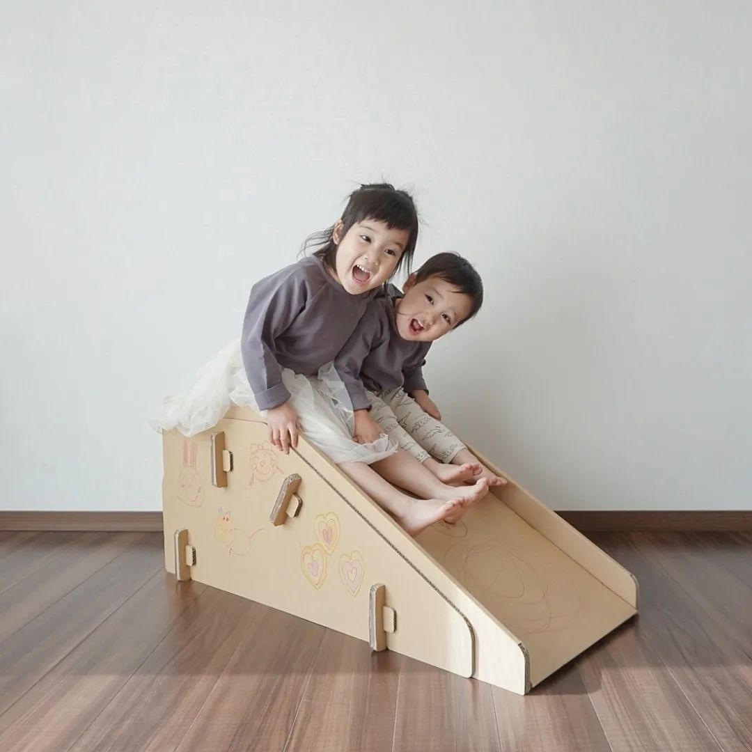 punnyほいく すべり台 【S】 耐荷重80kg キッズ 子ども ミニ コンパクト 省スペース 休み ダンボール 遊具 日本製 段ボール キット 子供 おもちゃ ギフト 孫 プレゼント 室内 運動 工作 おうち時間 保育 休園 すべりだい 誕生日 部屋 小学生 幼稚園 幼児 組立 熱中症対策 - Image 2