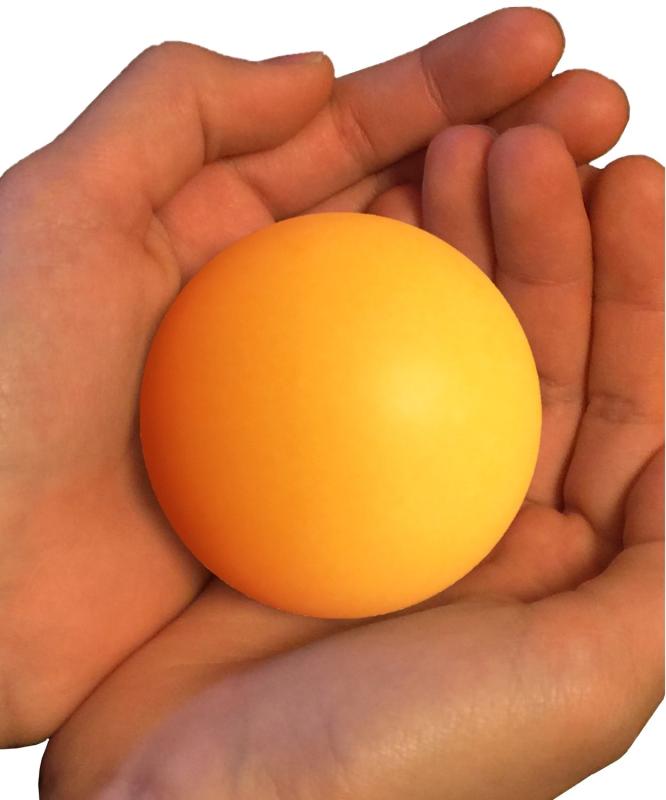 TAKASUE 大きい ピンポン玉 55mm おもしろおもちゃ 卓球 ボール直径 55mmの Bigサイズ ピンポン球大きいので クッキリ はっきり 見やすく ご年配の方でも とっても扱いやすいです。無地 ホワイト 素材: セルロイド 、普通の ぴんぽん玉より 少し硬めです公共施設や娯楽施設の イベント や レクレーション また マジック などでよく使って頂いてます。3個セット 6個セット を揃えております。