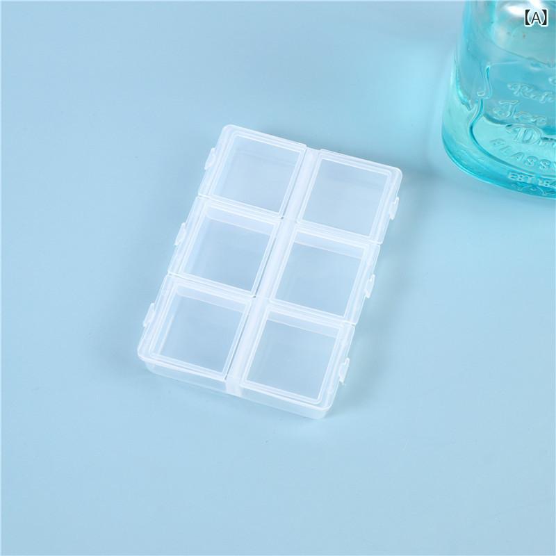 薬箱 ピルケース ピルボックス 薬入れ アクセサリー ジュエリー 小物 収納 透明ケース プラスチック 6マス 仕切り 点字入り ポータブル 携帯 持ち運び 小型 薄型 軽量 防塵 無地 シンプル モダン [2]