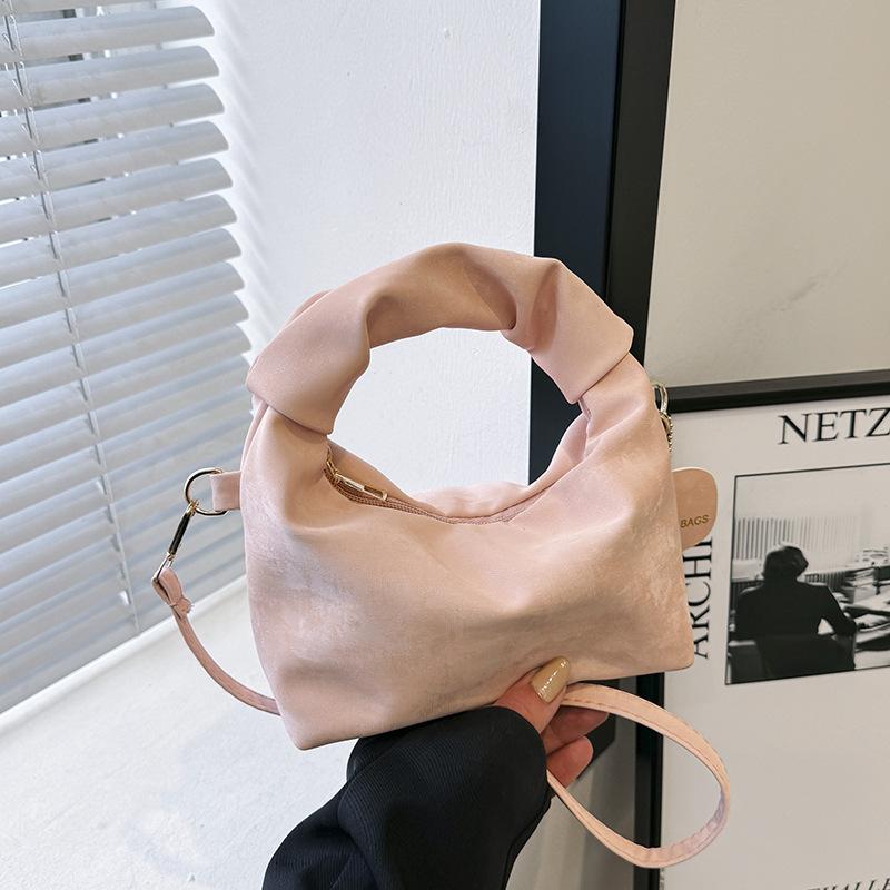 ・カラー展開: ブラック、ホワイト、ピンク、ブルー・スタイル: アーバン・主な素材: PU・タイプ: 小方包・サイズ: 小・形状: 横型方形・開閉方式: ジッパー・内部構造: スマホ袋・硬さ: ソフト・外ポケット: 立体袋・肩紐本数: 1本・使用シーン: 日常