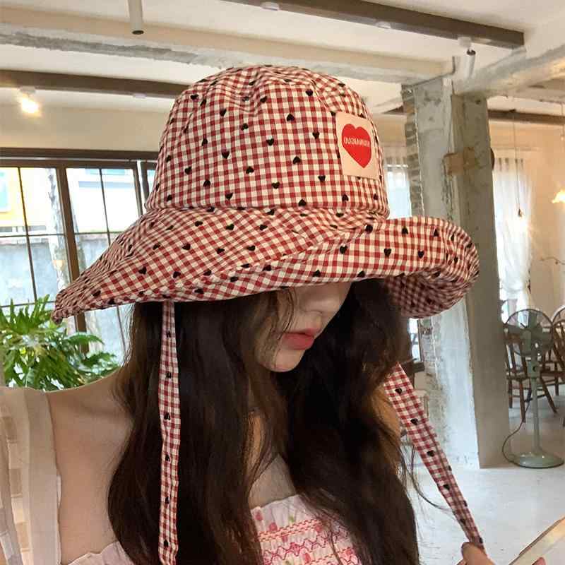 ・カテゴリ: 漁夫帽・ハットトップスタイル: 鐘形・つばのスタイル: 広つば・カラー展開: レッド、ブラック、パープル、イエロー、ブルー・サイズ展開: 頭囲54-60cm・機能: 防晒・スタイル: 港風・素材: 精梳綿、綿・スタイル分類: 文芸レトロ・デザイン要素分類: 植物花卉