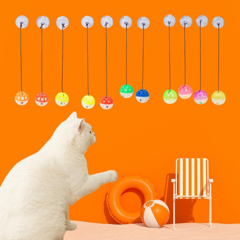 猫おもちゃ 鈴入り ボール 吸盤付き 弾力性 ペット用品 運動不足解消 ストレス解消 一人遊び 室内 キャットトイ 猫じゃらし