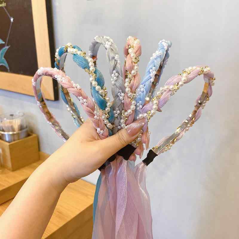 ・カテゴリ: ヘッドドレス・主な素材: 金属・カラー展開: グレー（ビーズ+ストーン付）、ピンク（ビーズ+ストーン付）、シルバーグレー（チュール）、ブルー（ビーズ+ストーン付）