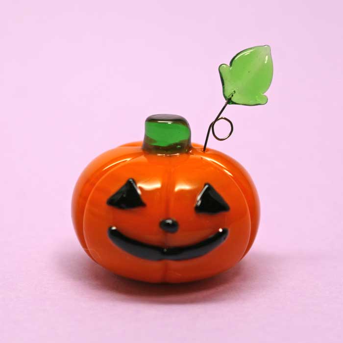 ガラス細工 新人お化けかぼちゃ君 ハロウィン HALLOWEEN　おばけ お化け ゴースト かぼちゃ カボチャ 南瓜 ミニチュア インテリア ディスプレイ オブジェ キャンドル 手作り 材料 キット おしゃれ かわいい 置物 雑貨 小物 glassのサムネイル