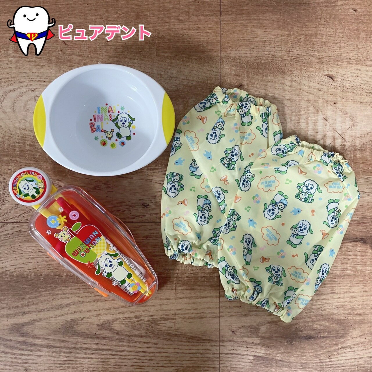 子供食器☆ 商品詳細 ☆デラックストレーニング箸 ■商品サイズ ・ケース／約136×65×45mm ・箸の長さ／14.0cm【カバー(キャラクター部分)を除く】 ■原料樹脂 ・箸本体・カバー／ABS樹脂：耐熱温度80度 ・リング／シリコン樹脂/：耐熱温度140度 ・ケースフタ／AS樹脂：耐熱温度80度 ・ケース本体／ABS樹脂：耐熱温度80度 ☆子ども用お食事アームカバー 【商品サイズ(約)】 サイズ：190×70mm サイズ目安：5歳頃まで 【材質】 ポリエステル ☆メラミン製茶碗 【商品サイズ】 サイズ：約　直径105×高さ48mm 容量：約240ml 【品質表示】 メラミン樹脂（耐熱温度120度）