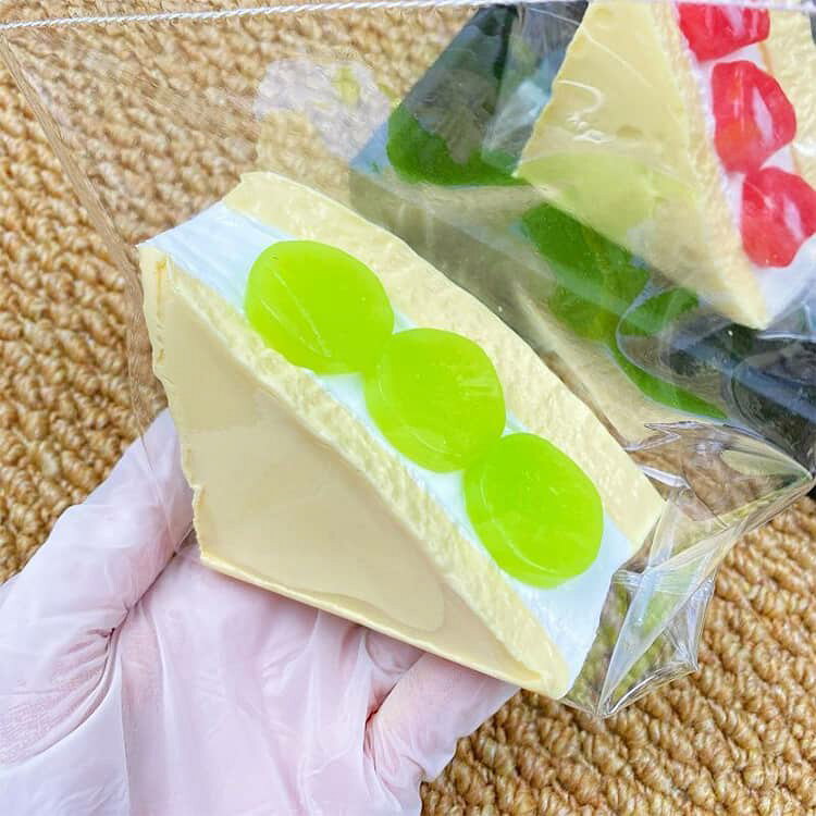 【25日23:59まで★100円OFFクーポン】 大きいパン スクイーズ玩具 ストレス解消 かわいい パン型 スクイーズ ぷにぷに おもちゃ 低反発 癒しグッズ 食べ物 フィジェットトイ もちもち ギフト プレゼント 子供 柔らかい purpleriver-10015012 パープルリバー サンプル画像3