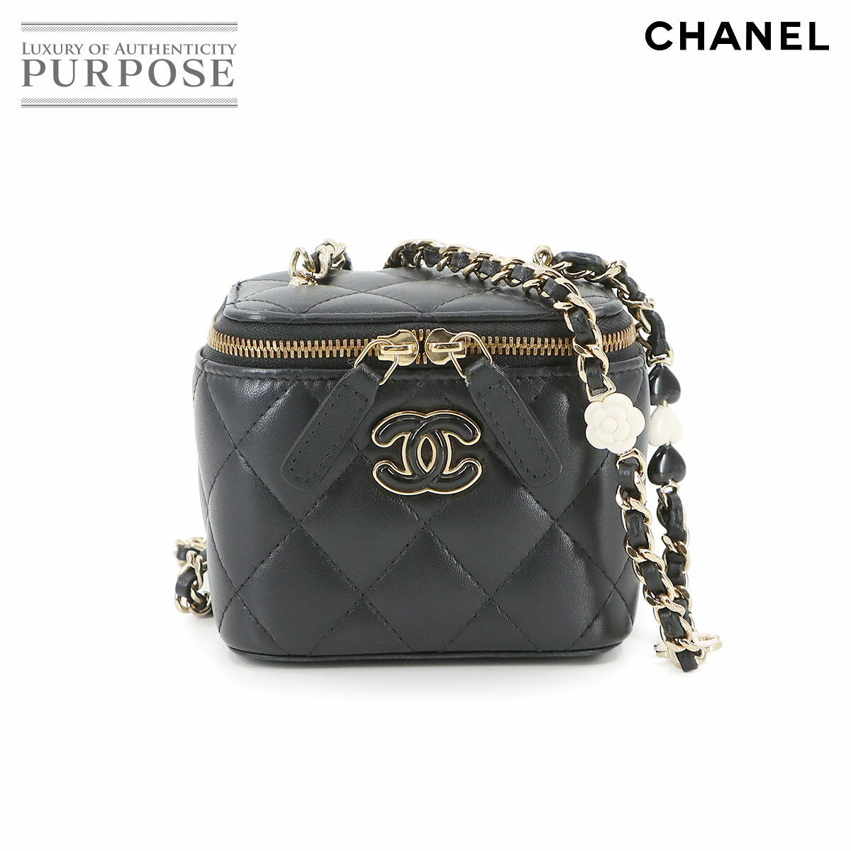 CHANEL シャネル ショルダーバッグ　チャーム付き　ブラック CHANEL シャネル マトラッセ タッセルチャーム付チェーン