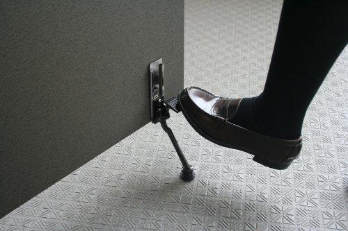 ノムラテック ペダル式ドアストッパー ダークグレー N-2422 [2]