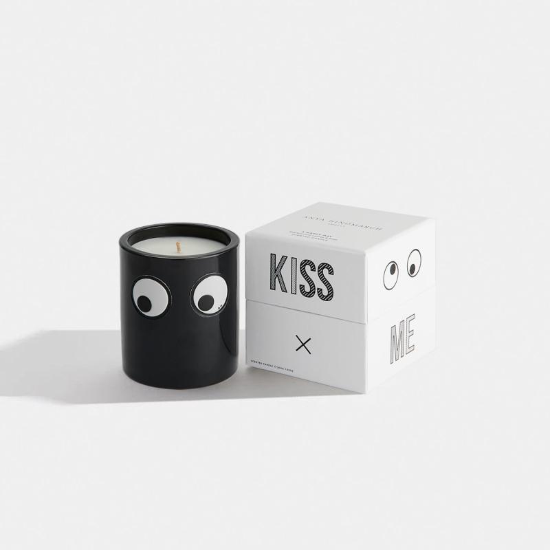 ���˥�ϥ���ɥޡ��� ANYA HINDMARCH 5050925175357 ���⡼�� �����ɥ� �ϥåԡ� �ǥ��� Small Candle Happy Days in Natural Wax[�¹�͢����]