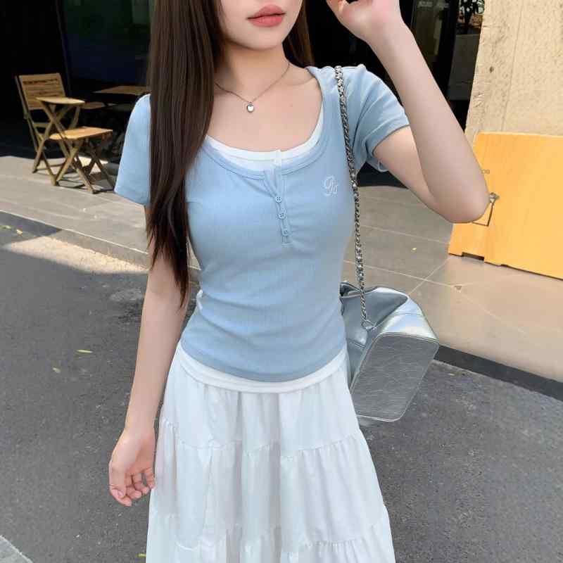Tシャツ レディース カットソー 半袖 Uネック 重ね着風 フェイクレイヤード トップス ショート丈 ショートトップス スリム タイト フィット プルオーバー 薄手 無地 切り替え シンプル カジュアル デイリー 普段使い 春夏 サマー