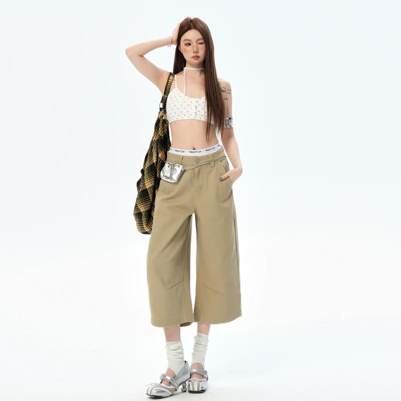 ・カテゴリ: デニムパンツ・主な素材: 綿95%以上・スタイル: ストレートパンツ・パンツ丈: 7分丈・ウエスト: ハイウエスト・生地の厚さ: 普通・デザイン: ポケット付き・カラー展開: カーキ、アーミーグリーン・サイズ展開: XS、S、M、L、XL・テイスト: ストリート系、カジュアル、欧米風・伸縮性: なし・加工: ウォッシュ加工