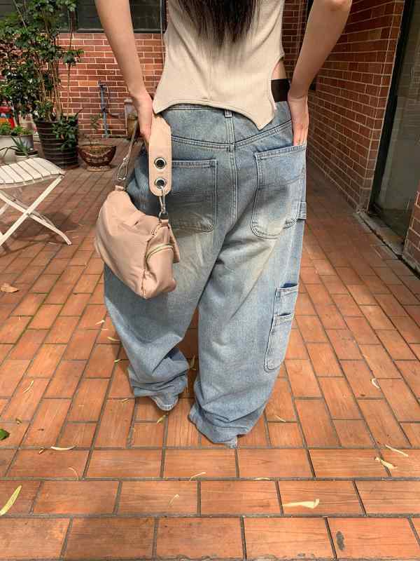 ・カテゴリ: デニムパンツ・素材: デニム、綿70%以上80%未満・スタイル: 基本、ストリート、個性ストリート・パンツ丈: 長ズボン・ウエスト: ローウエスト、ミドルウエスト・厚み: 中等・人気の要素: ダメージ加工・カラー展開: ライトブルー・サイズ展開: S（50kg以内）、M（55kg以内）、L（60kg以内）、XL（65kg以内）・伸縮性: なし（伸縮性なし）・パンツタイプ: ワイド・工芸: パッチワーク/ステッチ