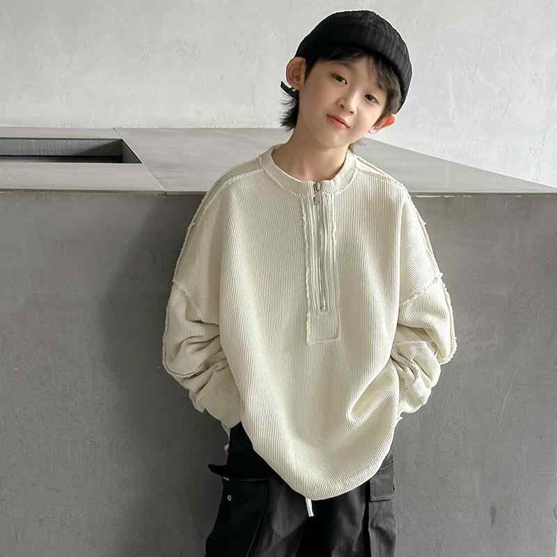 ・カテゴリ: キッズパーカー・対象性別: ボーイズ・スタイル: 韓国風・厚さ: 普通・袖丈: 長袖・フード: なし・主な素材: 綿85%・安全基準: B類・裏地: 綿裏地・カラー展開: ブラック、アイボリー・サイズ展開: 120cm、130cm、140cm、150cm、160cm、170cm