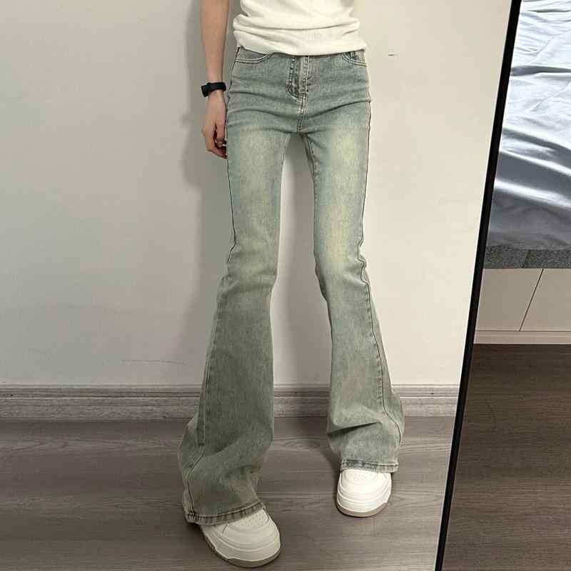 ・カテゴリ: デニムパンツ・素材: コットン（綿弾性デニム）・コットン含有量: 70%以上80%未満・スタイル: きれいめカジュアル・パンツ丈: フルレングス・ウエスト: ハイウエスト・デザイン詳細: ウォッシュ加工、色あせ加工、ヴィンテージ加工・カラー展開: ライトブルー、ダークグレー・サイズ展開: XS、S、M、L、XL、2XL・伸縮性: ややあり・シルエット: ブーツカット・加工技術: 高マンガン酸ウォッシュ
