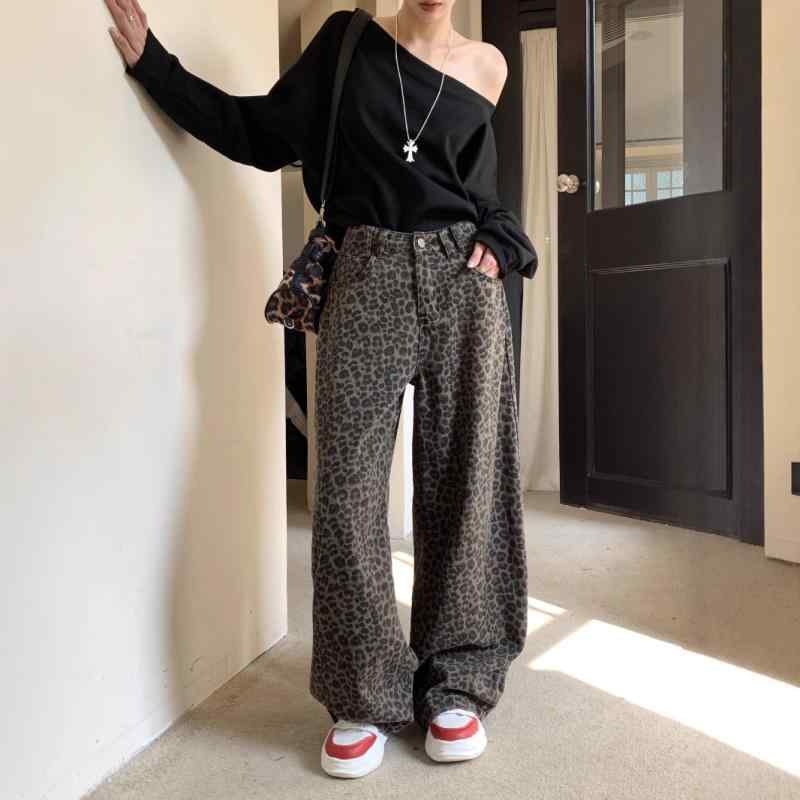 ・カテゴリ: デニムパンツ・主な素材: 綿 50%-70%、ポリエステル 30%-50%・スタイル: 基本スタイル、ストリート系、デニム風・パンツ丈: 長ズボン・ウエスト: ハイウエスト・生地の厚さ: 普通・デザイン: ペイント・カラー展開: レオパード・サイズ展開: S、M、L、XL・シルエット: ルーズ、ストレート・伸縮性: なしな