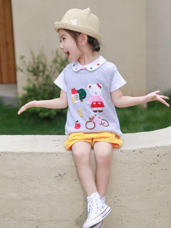 ・カテゴリ: 子供用ベスト・性別: 幼児・子供（女）・スタイル: カジュアル・対象年齢: 3〜8歳（100〜140cm）・生地加工: 柔軟処理・デザイン: プルオーバー・柄: 動物、キャラクター、ポートレート、アルファベット・厚さ: 普通・フード: なし・素材: 綿98%・安全基準: Aクラス・留め具の種類: プルオーバー・カラー展開: グレー（ニットベスト）、ブルー（セーターベスト）・サイズ展開: 90cm、100cm、110cm、120cm