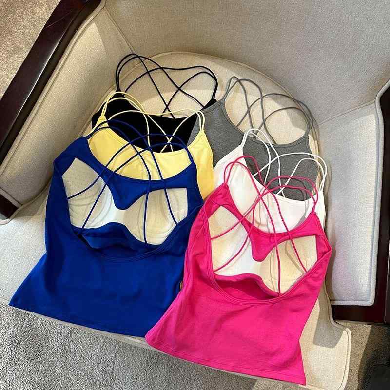 タンクトップ レディース キャミソール インナー 下着 カップ付き バッククロス 露背 甜辣風 セクシー トップス 肌着 部屋着 ノースリーブ スパゲッティストラップ 伸縮性 ストレッチ フィット 無地 カジュアル ショート丈 重ね着