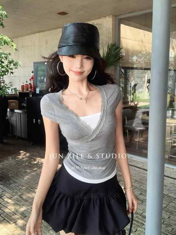 Tシャツ レディース 半袖 トップス カットソー レース フリル 切り替え 重ね着風 フェイクレイヤード スリム フィット 着痩せ 細見え 普段使い カジュアル ガーリー かわいい セクシー 無地 シンプル インナー 春