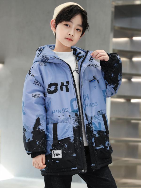 ・カテゴリ: 子供用中綿ジャケット・対象性別: ボーイズ・スタイル: 韓国風・対象年齢: 中大童（8歳以上、身長140cm以上）・生地加工: UVカット、柔軟加工・中綿素材: 綿71%-80%・フード: フード付き・厚さ: 極厚・柄: 英字・デザイン要素: スポーツ、田園、プリント、バイカラー、トレンド・表地素材: コットン混紡・主生地成分: 綿80%・裏地成分: 綿80%・安全基準: B類・開閉仕様: ファスナー・ネックライン: クルーネック・ライナー仕様: コットンライナー・カラー展開: ホワイト、ブルー・対応身長: 120cm、130cm、140cm、150cm、160cm、170cm・袖丈: 長袖