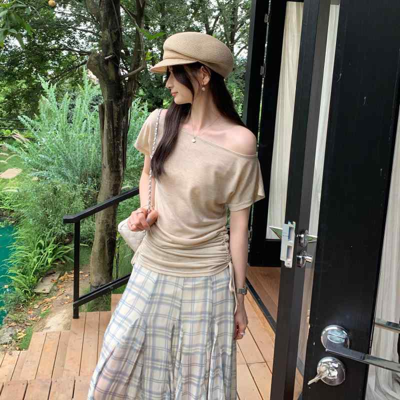 Tシャツ トップス レディース 半袖 ワンショルダー アシンメトリー カットソー ショート丈 ドローストリング シャーリング ギャザー クロップド丈 スリム タイト 薄手 無地 伸縮性 ストレッチ デート 普段使い カジュアル