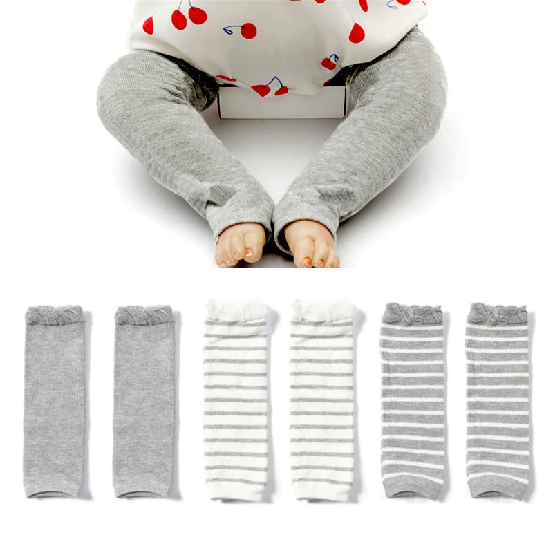 [Umeloeo] レッグウォーマー 赤ちゃん 3足セット コットン ベビー レッグウォーマー 女の子 男の子 通気性 柔らかい 膝当て 擦りむき防止 膝保護 防寒 保温 足元冷え 軽く 持ち運び便利 男女兼【パッケージ内容】ベビーレッグウォーマー*3足【ベビー レッグウォーマー】赤ちゃんの膝を優しく包むことができ、冬は乳幼児の足を効果的に保護することができ、夏はエアコンの寒さに耐え、虫さされを防ぐことができ、一年中使用することができます。【素材】高品質なコットン製で、コットン製なので軽量通気性があり、吸水性が高い、柔らかくて肌触りが良い、伸縮性ある生地で履き心地も良いです。【サイズ】長さ約27 cm、上口幅約8 cm、下口幅約7 cm。着用時の緩みは上側の太もも部分、弾力性のある閉じ口は下側の足首部分として設計されています。【適用対象】0 ~ 12ヶ月の新生児です。出産準備、出産祝い、誕生日プレゼント、クリスマスプレゼント、プチギフトに最適です。