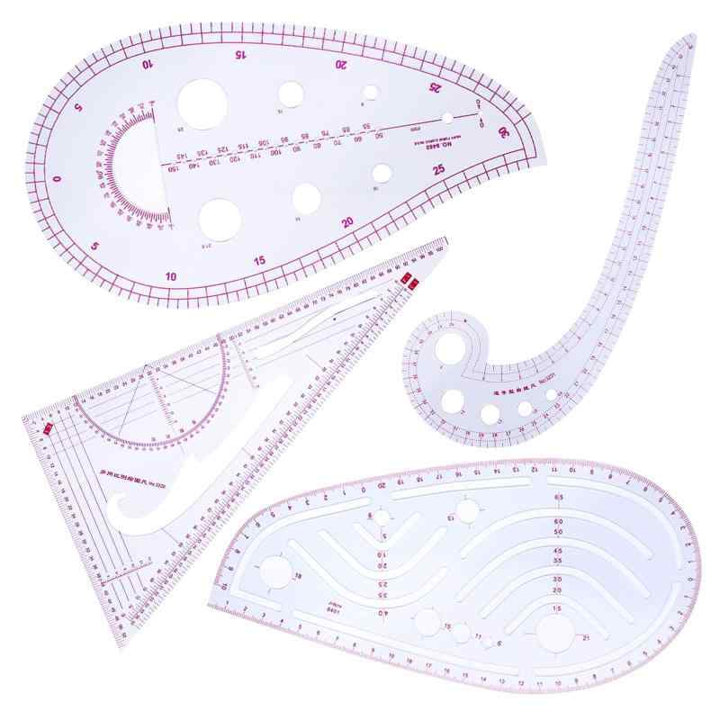 4枚セット 縫製定規 カーブ・雲形・三角・曲線定規 洋裁 カーブルーラー 裁縫用具 DIY【商品仕様】4枚セット：三角定規、曲線定規、雲形定規、dカーブルーラー。製図作業、縫製、ソーイングで型紙を写す際に活躍する。【高品質材質】耐久性のあるプラスチック製で、安全で無毒、靭性と耐久性に優れています。折れにくく、長時間ご使用いただけます。【高い透明性】白色透明は、目盛りははっきりして、内は目盛りを置いて、物差しは薄くて、180度歪んで折れることができて、摩耗しにくいです。【使いやすさ】縫製定規、使いやすく、キルト愛好家の裁縫に最適です。【幅広い用途】服装設計、洋裁の製図、型紙を作ること、ハンドメイドの作成などに広く使用します。そして、きれいなカーブが簡単に書けることに便利です。