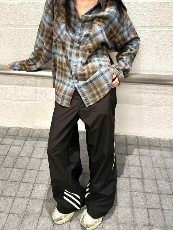 ・カテゴリ: 衬衫・スタイル: スクール風、快適カジュアル・主な素材: ポリエステル・袖丈: 長袖・ネックライン: POLO襟・袖型: レギュラースリーブ・シルエット: ルーズフィット・デザイン: カーディガン・カラー展開: ブルー・サイズ展開: S、M、L、XL、2XL