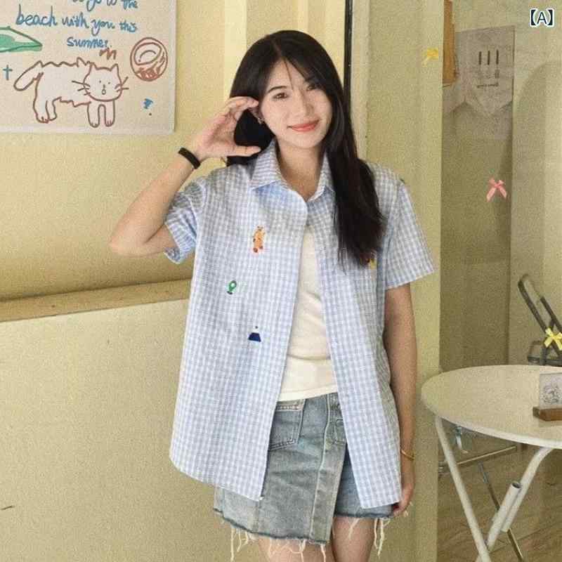 シャツ レディース 半袖 五分袖 トップス 襟付き チェック柄 格子柄 刺繡 かわいい 通学 通勤 オフィス スクール 学院風 レトロ レトロ風 ヴィンテージ風 カジュアル 正肩 薄手 羽織り アウター 夏 putera-10250989 GRATIQUE MIEI サンプル画像2