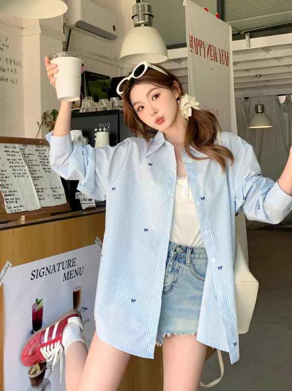 ・カテゴリ: シャツ・スタイル: 通勤風・主な素材: ポリエステル95%・柄: プリント・シルエット: ルーズフィット・着丈: ミディアム丈（約65cm～80cm）・ネックライン: POLOネック・袖丈: 長袖・袖の種類: レギュラースリーブ・カラー展開: ブルー・サイズ展開: S、M、L、XL、XXL・伸縮性: なし